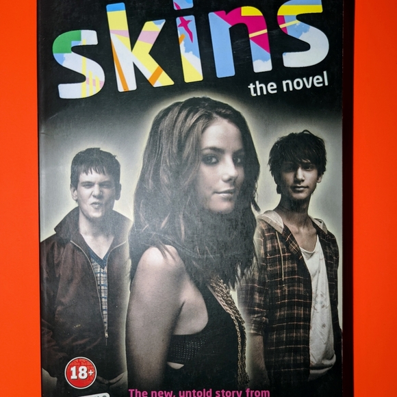 | Books | Skins | The Novel & Summer Holiday - Picture 2 of 5